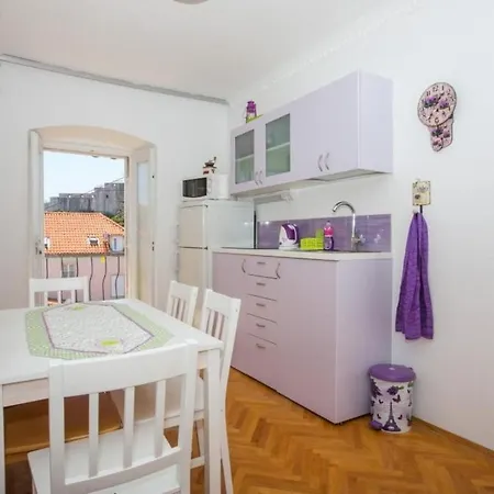 Appartement Gugily- Triple With Shared Bathroom And City View *